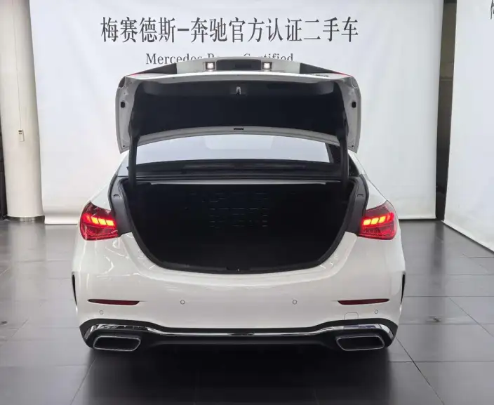 Mercedes-Benz C-Class PHEV 2023 Model C 350 eL – фото 9