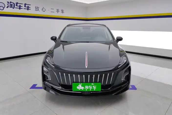 Hongqi E-QM5 2024 Model 500KM Travel Edition 100kW
