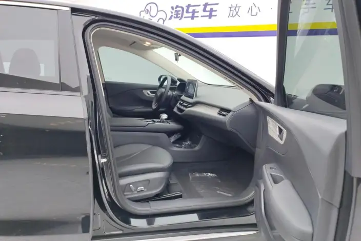 Hongqi E-QM5 2024 Model 500KM Travel Edition 100kW – фото 10