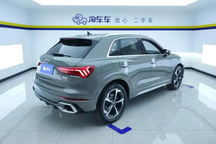 AUDI Q3 2024 Model 35 TFSI Fashion Dynamic Model