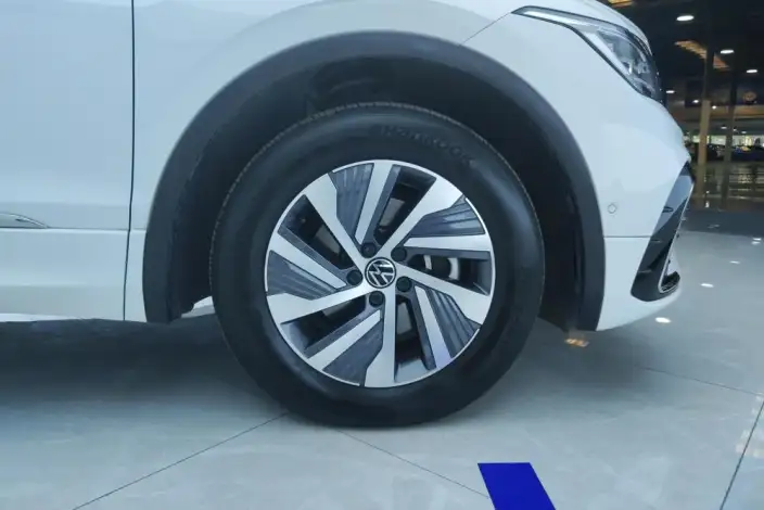 Volkswagen Tiguan L PHEV 2023 Model 430PHEV Plug-in hybrid Premium Edition – фото 9