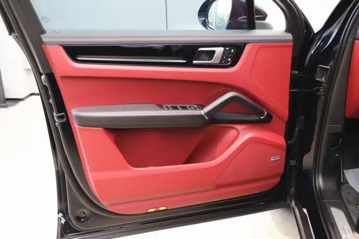 Cayenne E-Hybrid 2021 Model Cayenne E-Hybrid 2.0T – фото 10