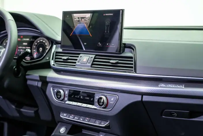 Audi Q5L 2022 Model 40T Luxury Dynamic Model – фото 8