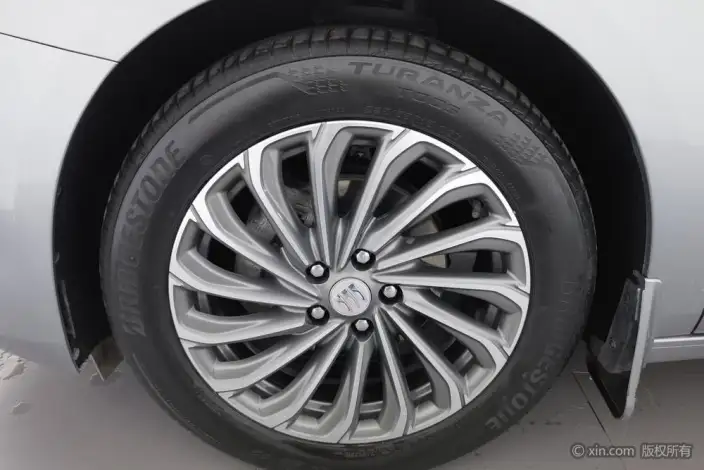 Buick LaCrosse 2023 Model 28T Automatic Yue Zun Edition – фото 8