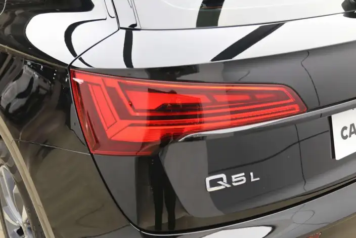 Audi Q5L 2024 Model 40TFSI Luxury Dynamic Model – фото 9