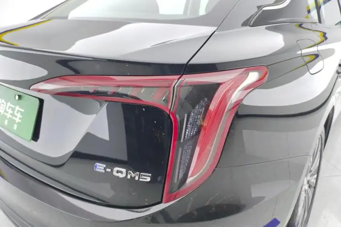 Hongqi E-QM5 2024 Model 500KM Travel Edition 100kW – фото 6