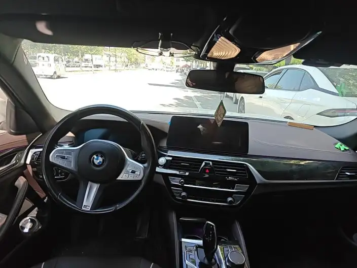 BMW 5 Series 2022 Model Facelift II 525Li M Sports Set – фото 5