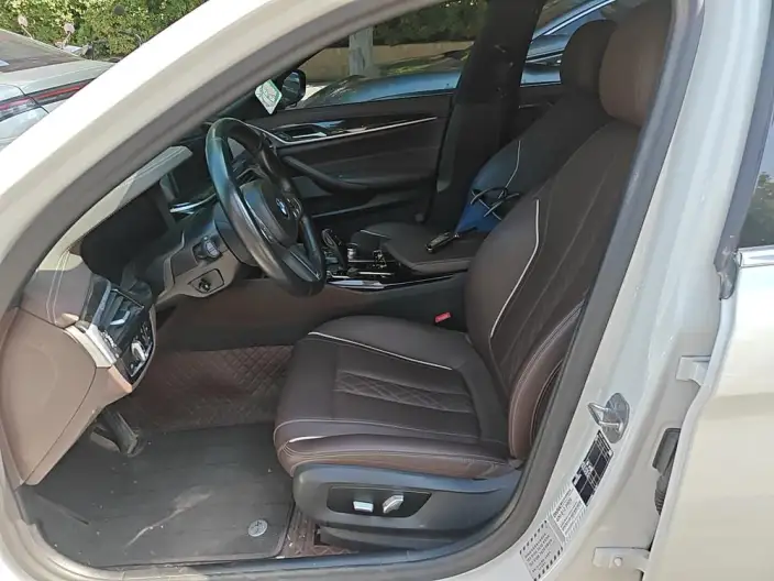 BMW 5 Series 2022 Model Facelift II 525Li M Sports Set – фото 10