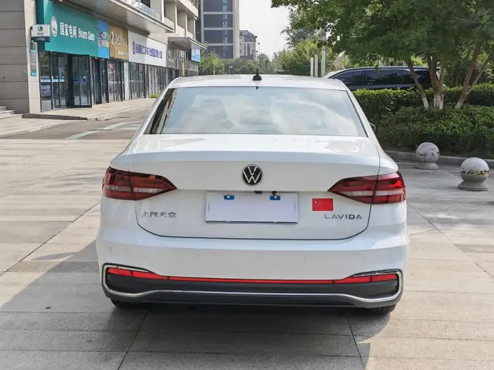 Volkswagen Lavida 2023 Model 1.5L Automatic Five million editions – фото 6