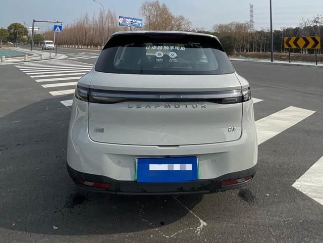Leapmotor B10 2025 510 Delight Edition – фото 2