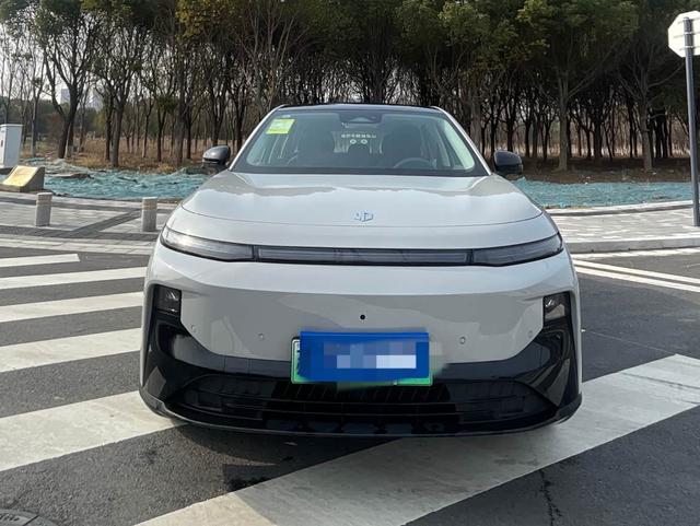 Leapmotor B10 2025 510 Delight Edition – фото 5