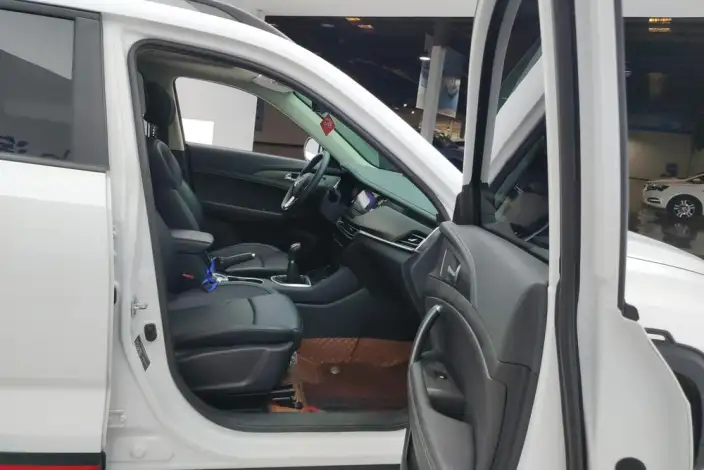 Changan CS35 PLUS 2022 Model 1.6L GDI Manual Luxury Model – фото 10