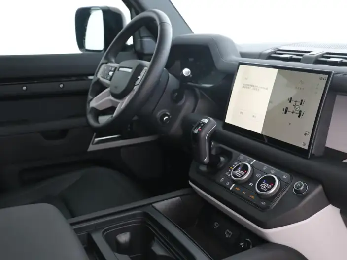 Land Rover Defender 2024 Model 90 2.0T P300 S – фото 9