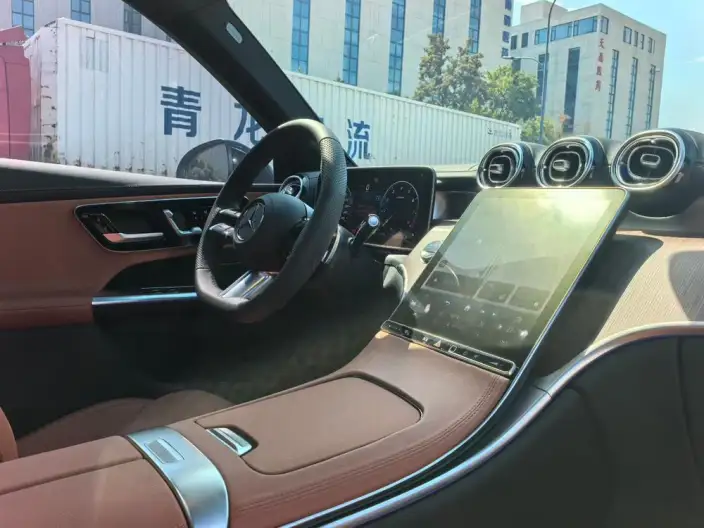 Mercedes-Benz GLC 2024 Model GLC 300 L 4MATIC Dynamic Model 5 seat – фото 7