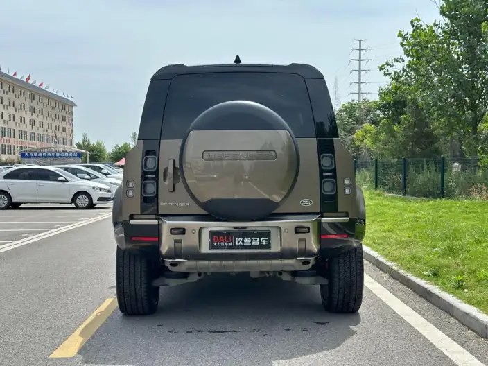 Land Rover Defender 2022 Model 110 X P400 – фото 6