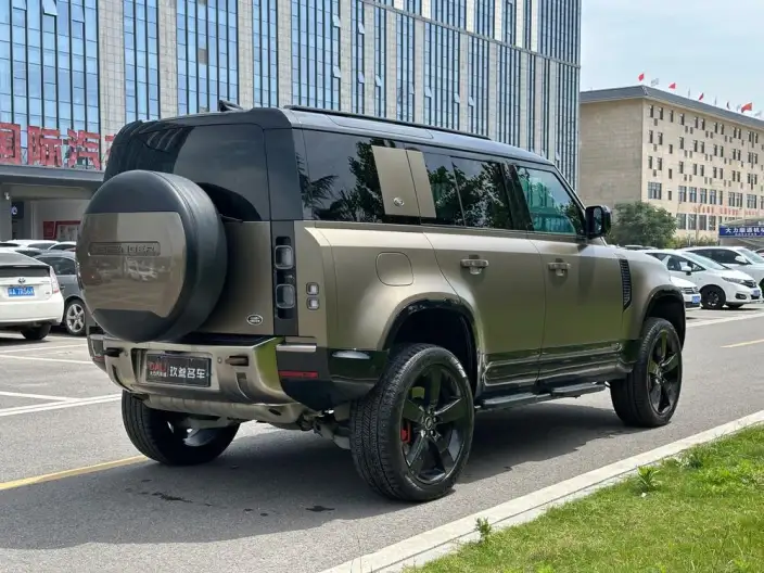 Land Rover Defender 2022 Model 110 X P400 – фото 7