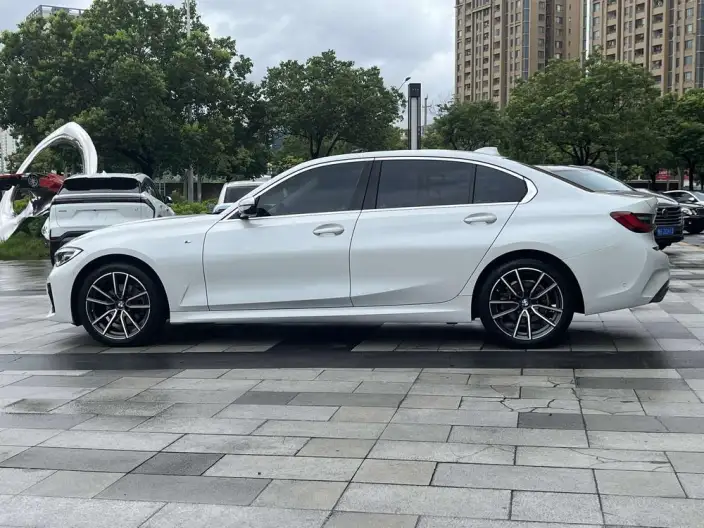 BMW 3 Series 2022 Model 325Li M Sports Set