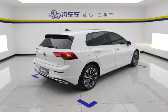 Volkswagen Golf 2023 Model 280TSI DSG Pro – фото 3