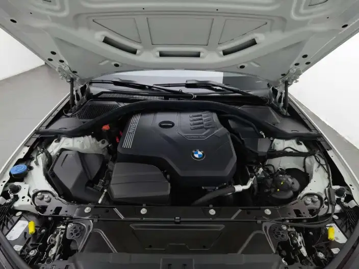 BMW 3 Series 2023 Model 320i M Sports Set – фото 4