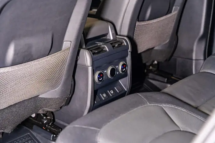 Land Rover Defender 2024 Model 110 3.0T P400 X-Dynamic HSE – фото 9