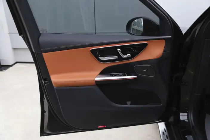 Mercedes-Benz GLC 2025 Model Facelift GLC 300 L 4MATIC Dynamic Model 5 seat – фото 10