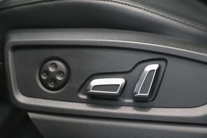 Audi Q5L 2025 Model 40TFSI Luxury Dynamic Model – фото 10