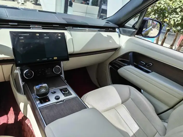 Range Rover 2023 Model 3.0 L6 400PS Shengshi Extended Edition – фото 6