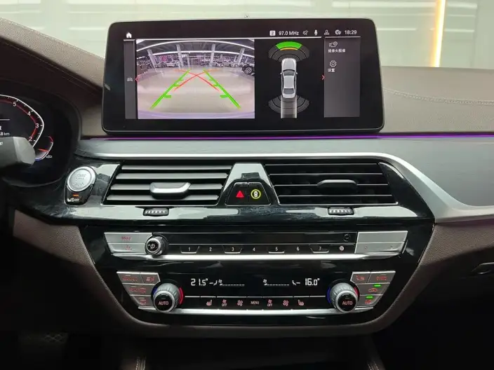 BMW 5 Series 2022 Model Facelift 530Li Leading Model M Sports Set – фото 10