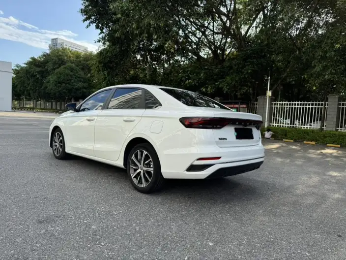 Geely Emgrand 2022 Model No. 4 Gen 1.5L CVT Flagship Model – фото 5