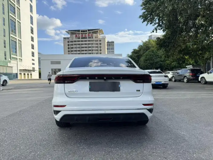 Geely Emgrand 2022 Model No. 4 Gen 1.5L CVT Flagship Model – фото 9