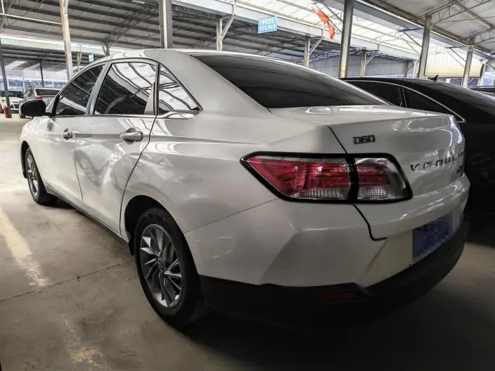 Venucia D60 2021 Model 1.6L XE CVT Smooth Ride Edition – фото 4