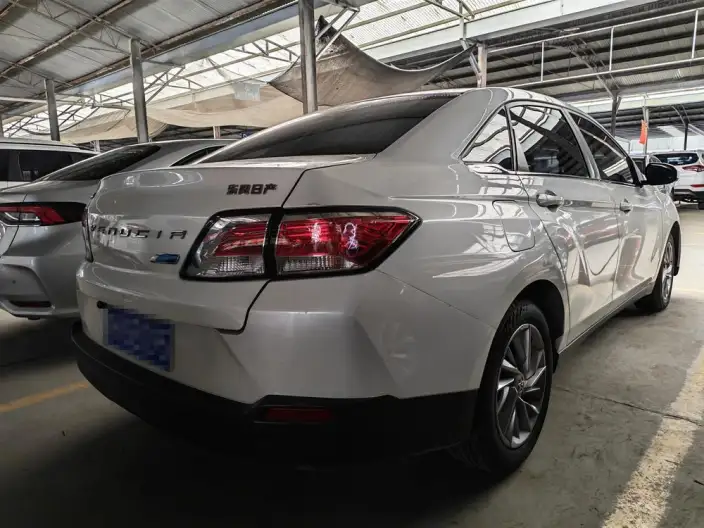 Venucia D60 2021 Model 1.6L XE CVT Smooth Ride Edition – фото 6