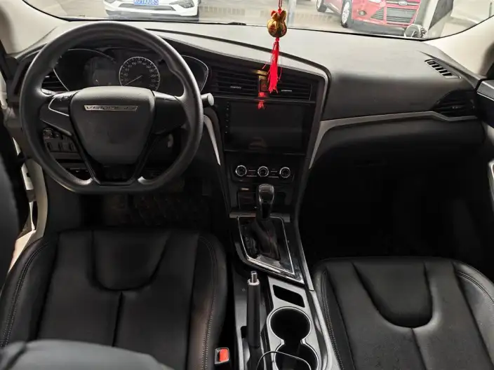 Venucia D60 2021 Model 1.6L XE CVT Smooth Ride Edition – фото 7