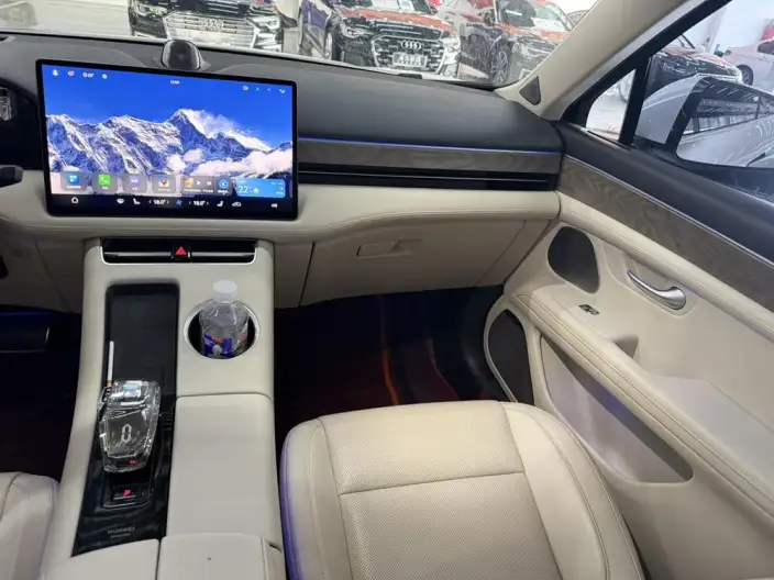 Aito M5 2022 Model Extended Range 4WD Ultimate Edition – фото 7