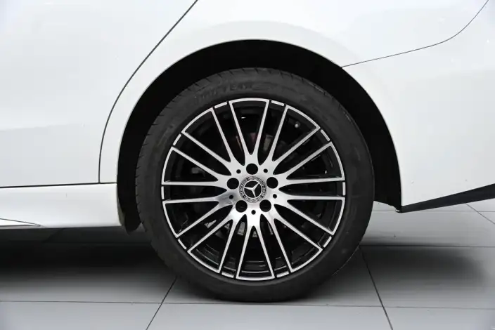 Mercedes-Benz C-Class 2025 Model C 260 L Sports Edition – фото 9