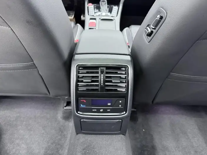Volkswagen Magotan PHEV 2022 Model Luxury Model – фото 10