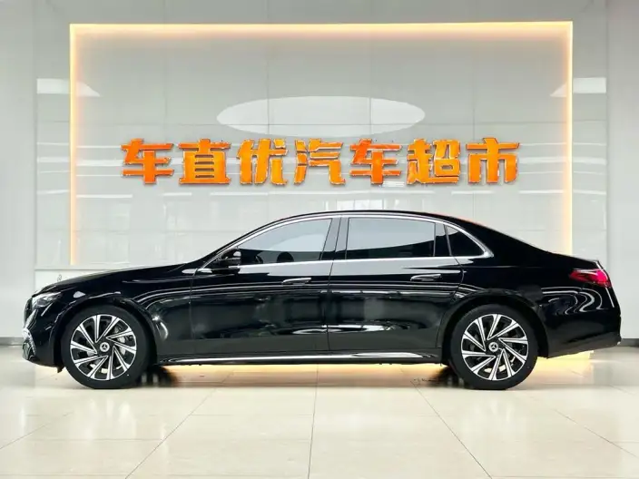 Mercedes-Benz E-Class 2025 Model E 300 L Luxury Model sedan – фото 3