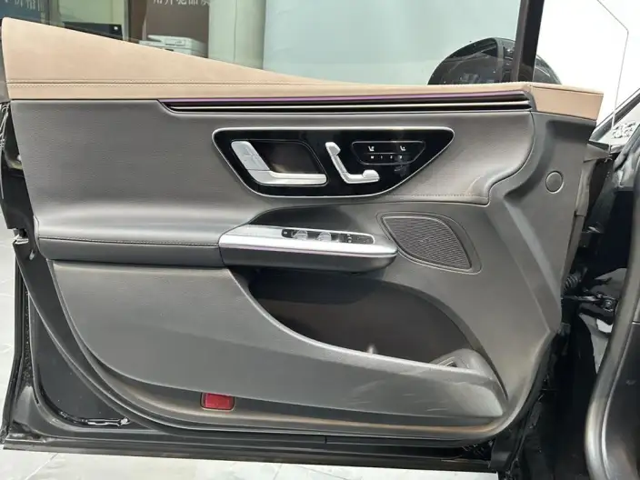Mercedes-Benz EQE 2025 Model EQE 500 4MATIC Pioneer Edition – фото 10