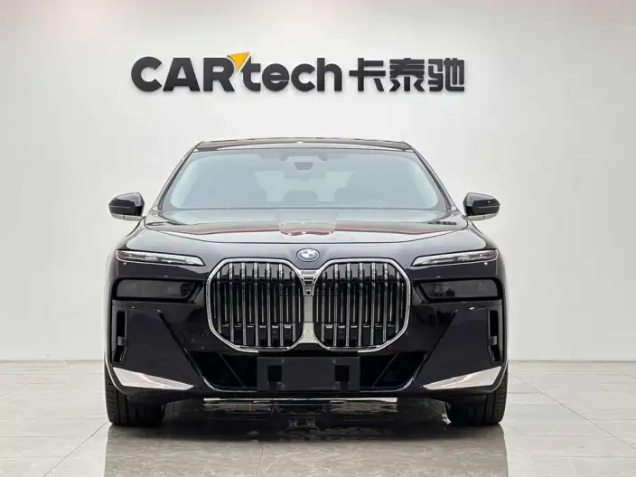 BMW 7 Series 2023 Model 740Li Leading Model M Sports Set – фото 2