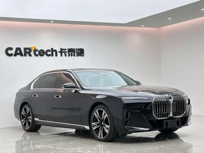 BMW 7 Series 2023 Model 740Li Leading Model M Sports Set – фото 3