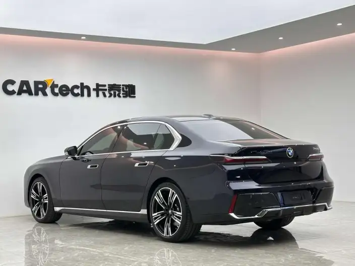 BMW 7 Series 2023 Model 740Li Leading Model M Sports Set – фото 5