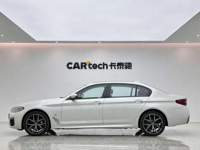 BMW 5 Series 2022 Model Facelift II 530Li Exclusive Model M Sports Set – фото 4