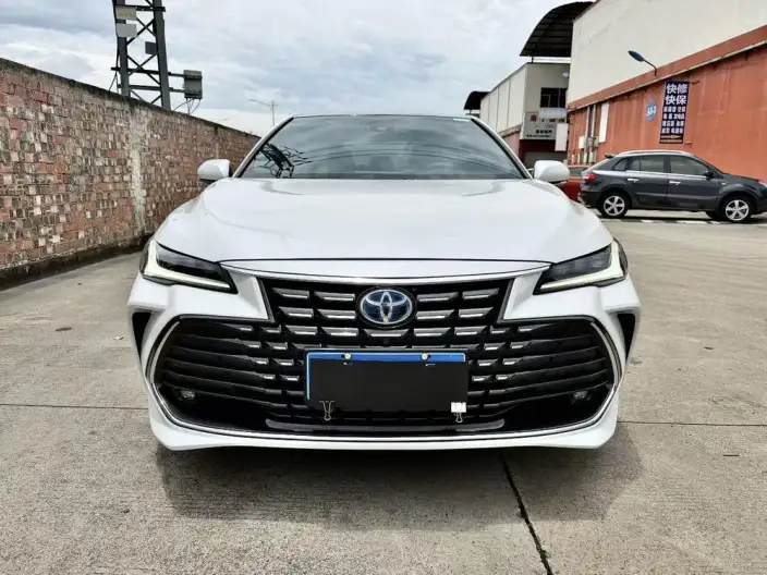 Toyota Avalon 2022 Model Hybrid 2.5L XLE Premium Edition – фото 2