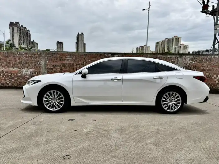 Toyota Avalon 2022 Model Hybrid 2.5L XLE Premium Edition – фото 3