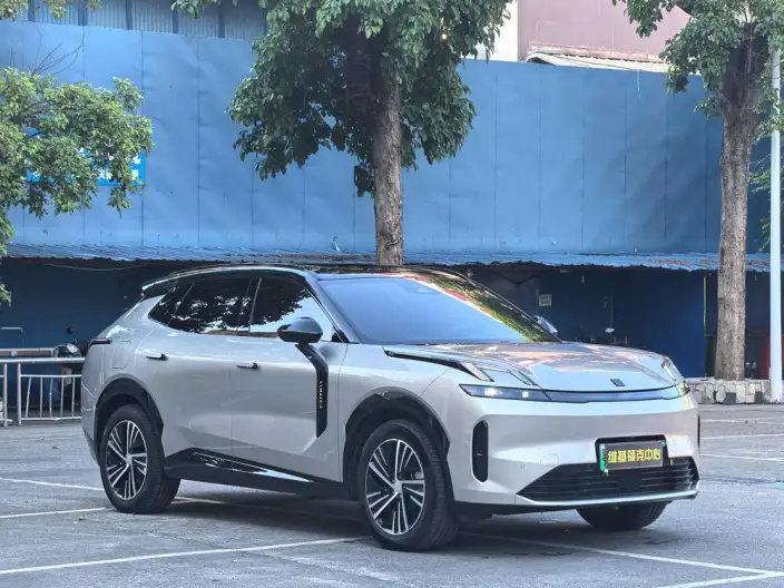 Lynk & Co 08 EM-P 2023 Model 120 Long Battery Life Pro Halo