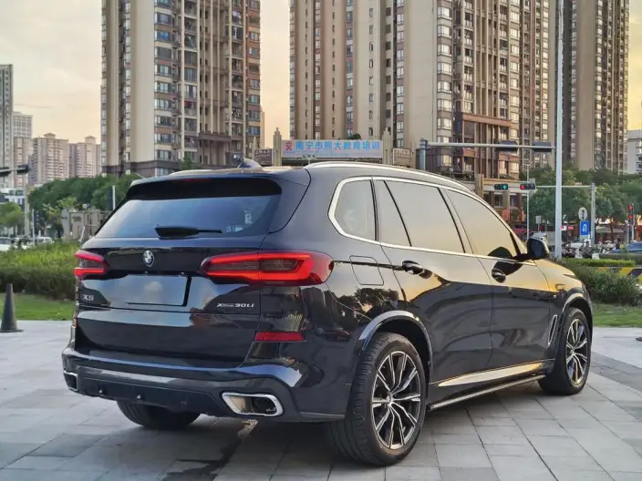 BMW X5 2022 Model xDrive 30Li Exclusive Model M Sports Set – фото 7