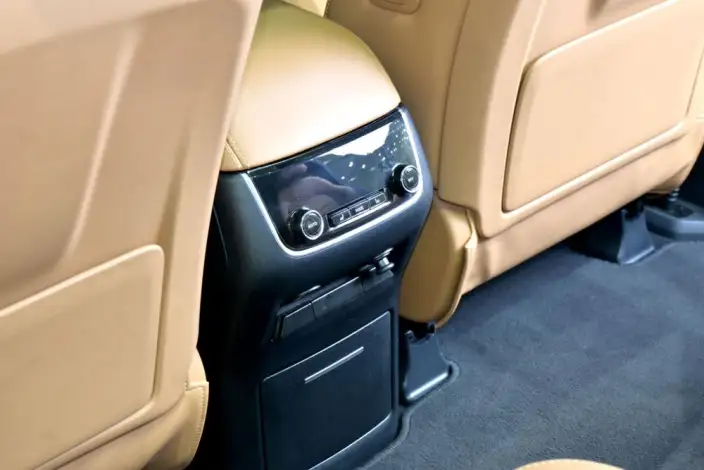 Li Auto ONE 2021 Model Extended Range 6 seat Edition – фото 9