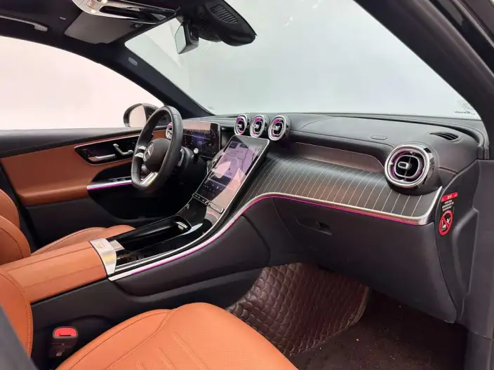 Mercedes-Benz GLC 2023 Model GLC 300 L 4MATIC Luxury Model 7 seat – фото 9