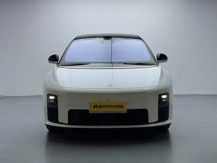 Li Auto i8 2025 Model Standard Edition – фото 2