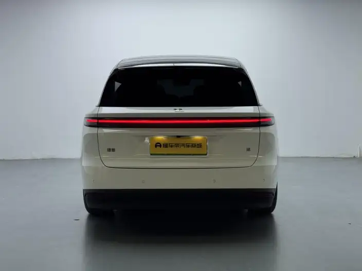Li Auto i8 2025 Model Standard Edition – фото 6
